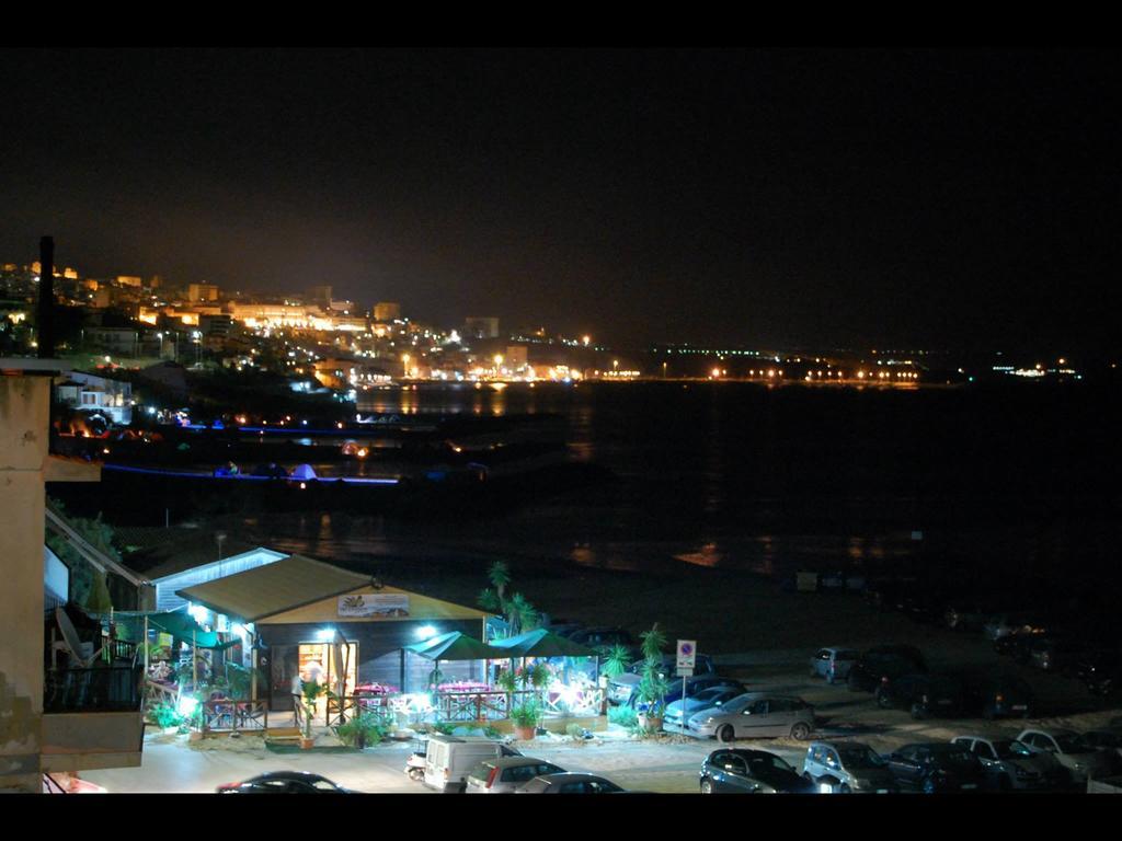 Case La Spiaggia ชากกา ภายนอก รูปภาพ