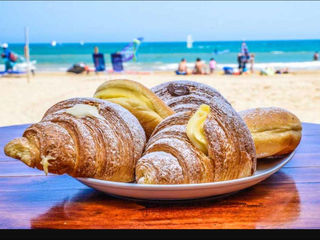 Case La Spiaggia ชากกา ภายนอก รูปภาพ