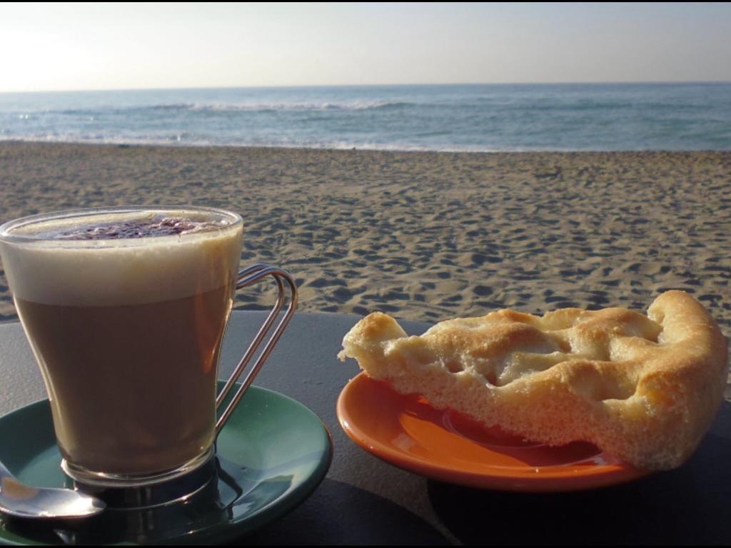 Case La Spiaggia ชากกา ภายนอก รูปภาพ